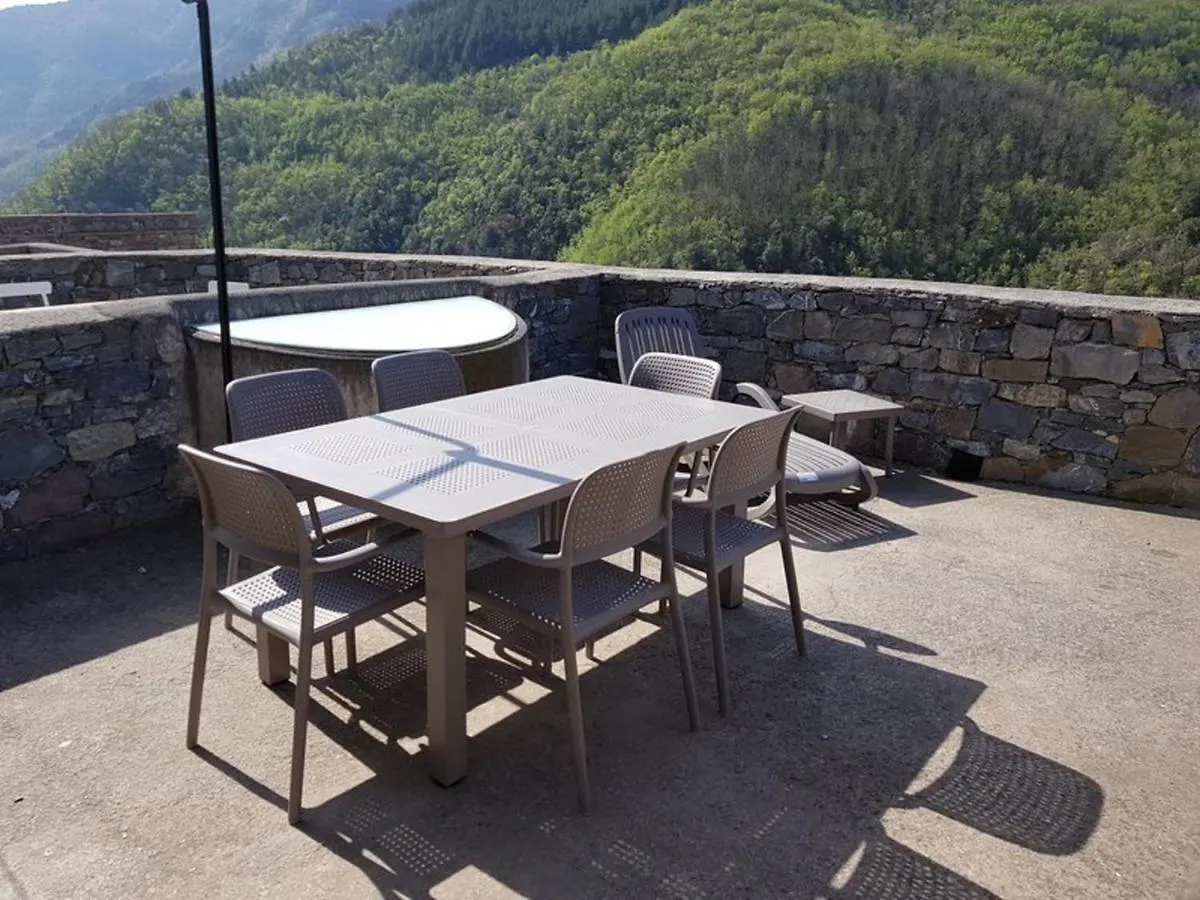 Beautiful 2 Bedroom Unit Castelbianco Italy